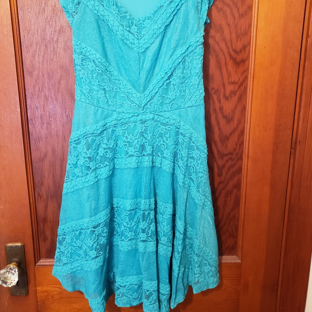 Dress - Picture 2 of 2